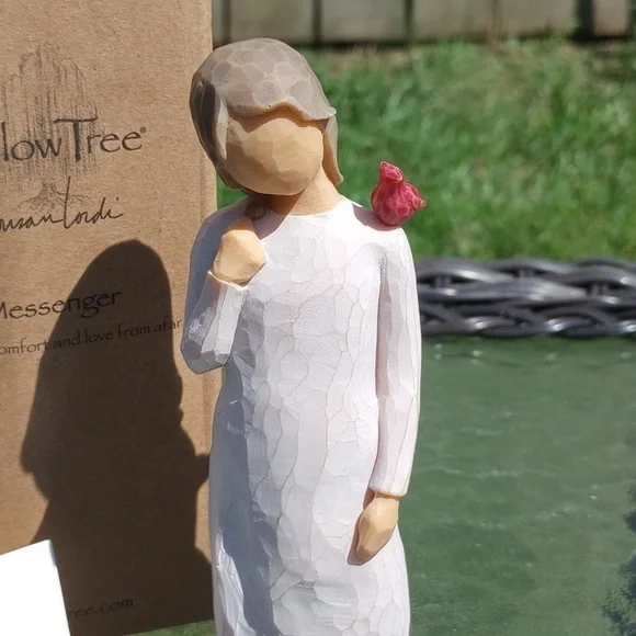 Willow Tree Figurine Messenger Demdaco - Picture 2 of 5
